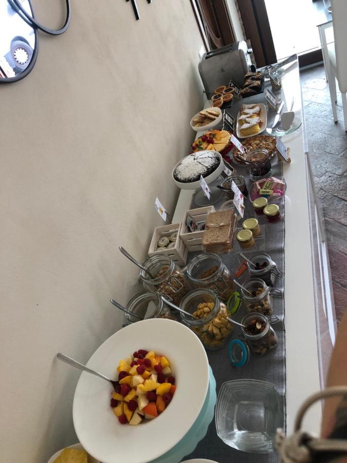 La Terrazza Sulle Vigne B&B Corte Franca Εξωτερικό φωτογραφία