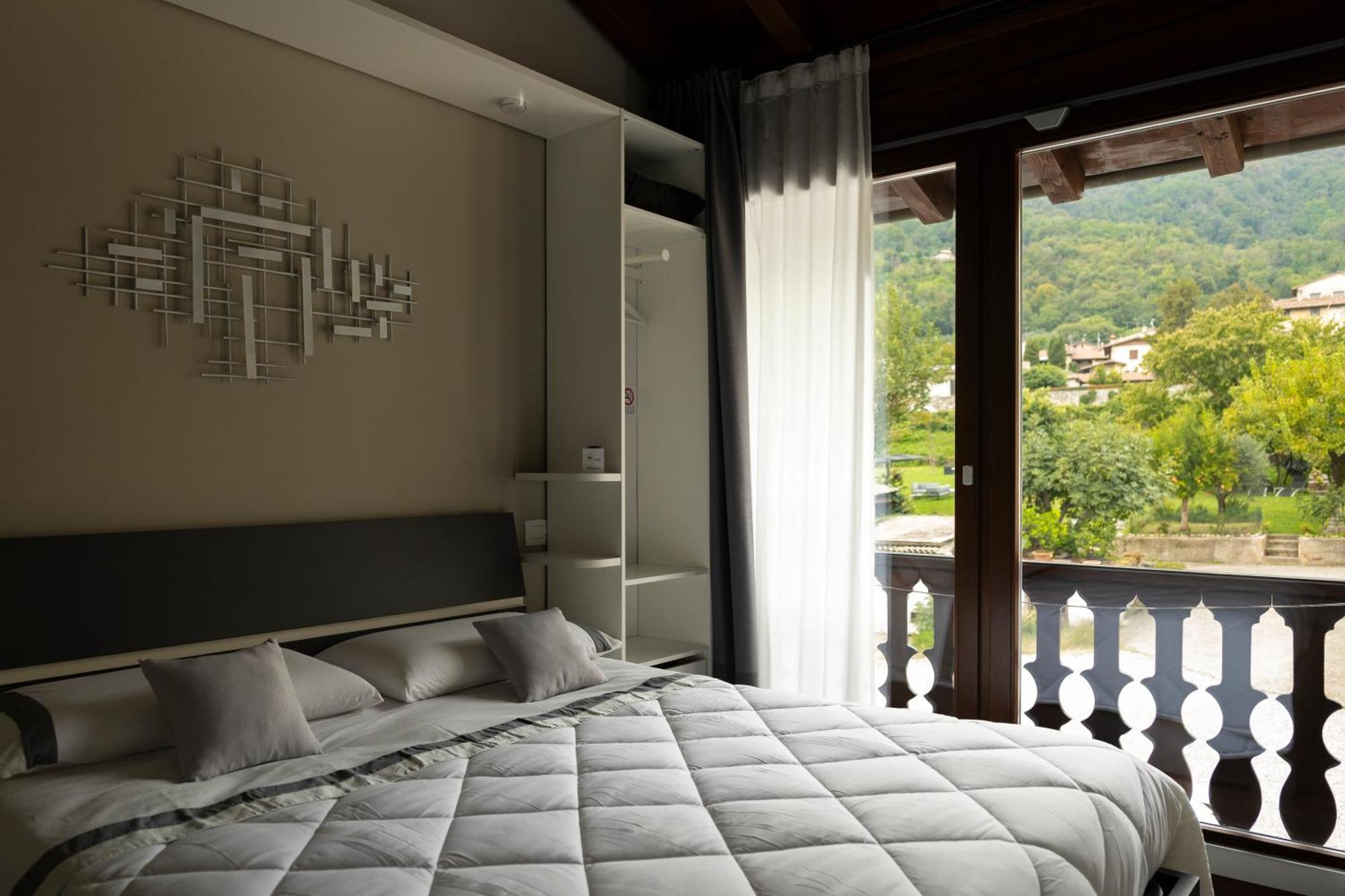 La Terrazza Sulle Vigne B&B Corte Franca Εξωτερικό φωτογραφία