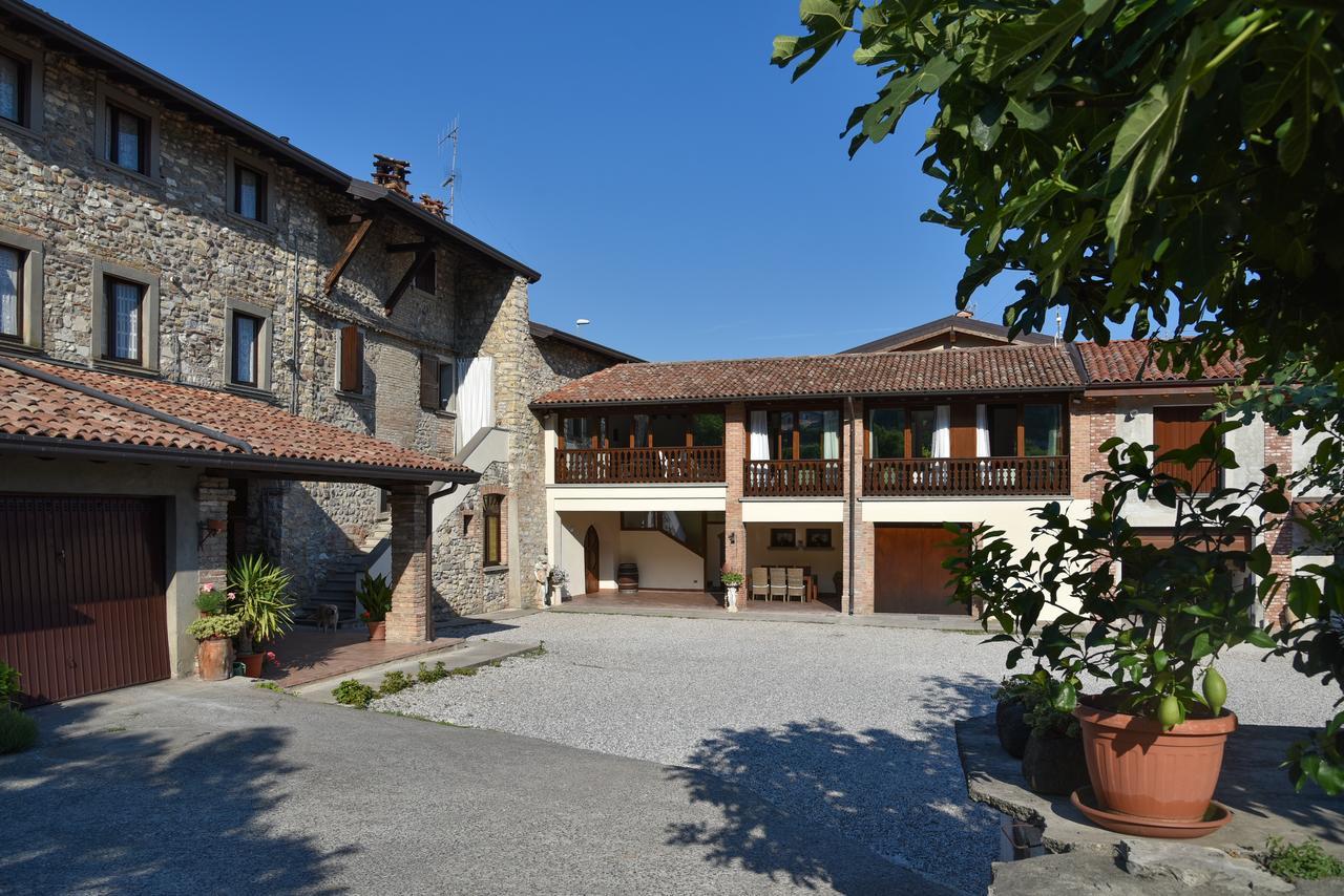 La Terrazza Sulle Vigne B&B Corte Franca Εξωτερικό φωτογραφία